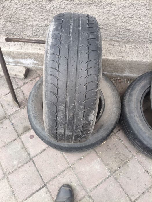 Резина 215/65/16