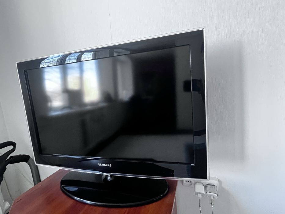 Продам телевизор Самсунг