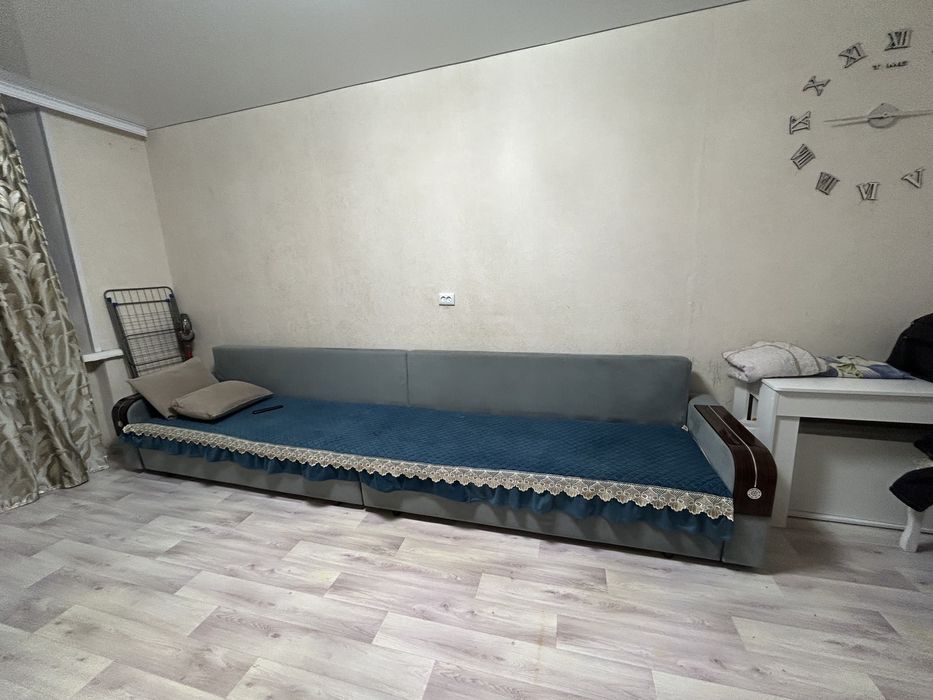 Продам 4 м диван, есть бельевой ящик