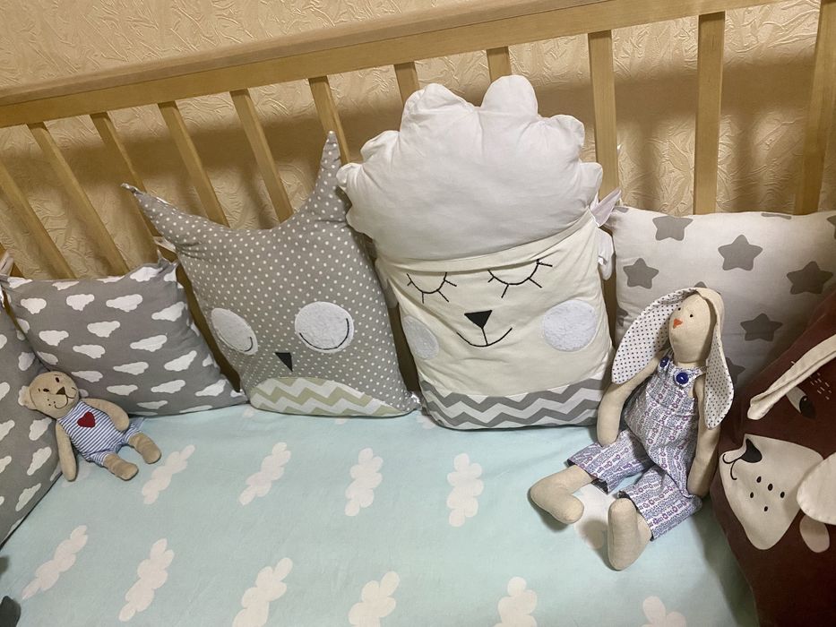 Бортики на детскую кроватку