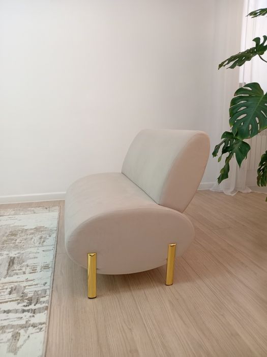 Продаётся новый диванчик