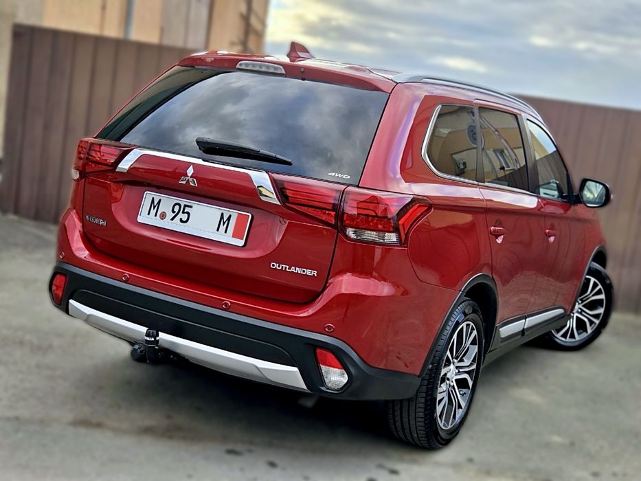 Mitsubishi Outlander~7 Locuri~4x4~Automat~Instyle~Full Extra~Visiniu Metalizat