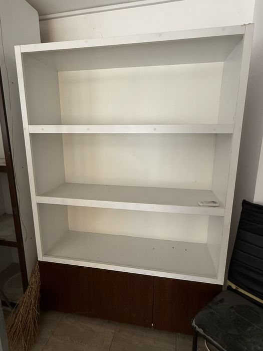 Vand mobila mobilier dulapuri lemn magazin sau depozitare produse raft