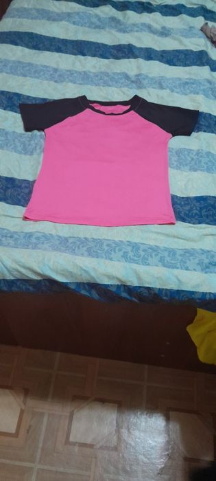 Продается женские футболки