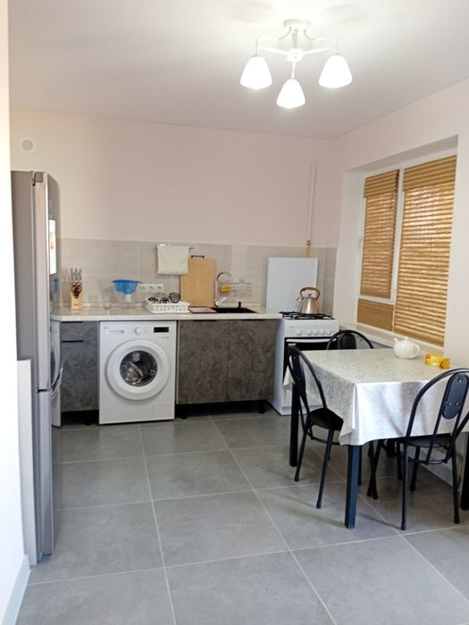 Сдаю квартиру по месячно.