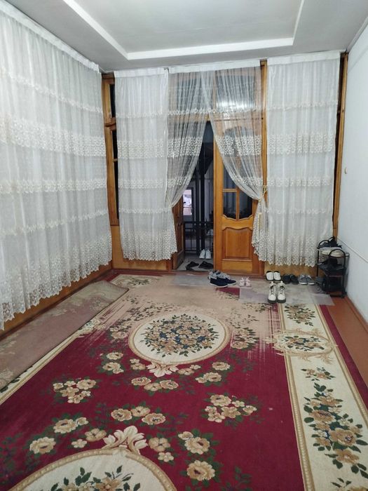 Сотилади Чилонзор мевазор 6 сот 9 хона фаса 20 метр нархи 275000 у.е