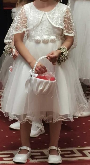 Vand rochita de ocazie cu capă (petrecere, nunta, botez, serbare)