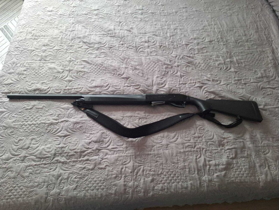 Чз 17 hmr и  Ретай . 12 калибър полу афтомат