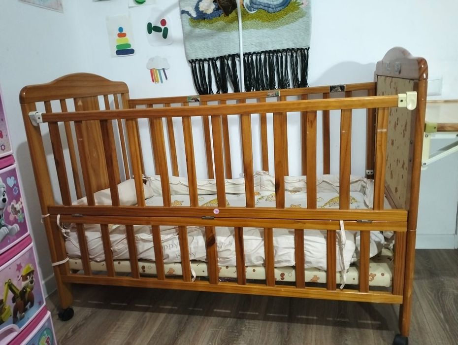 Продам детскую кроватку