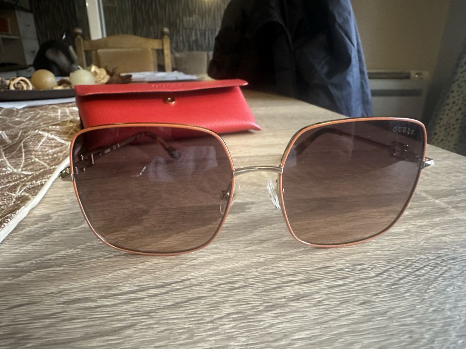 Слънчеви очила Guess
