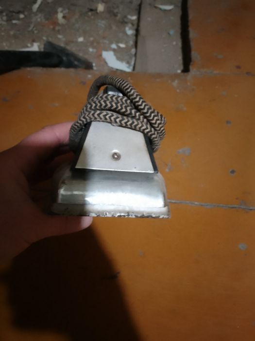 В продаже два утюга времён СССР