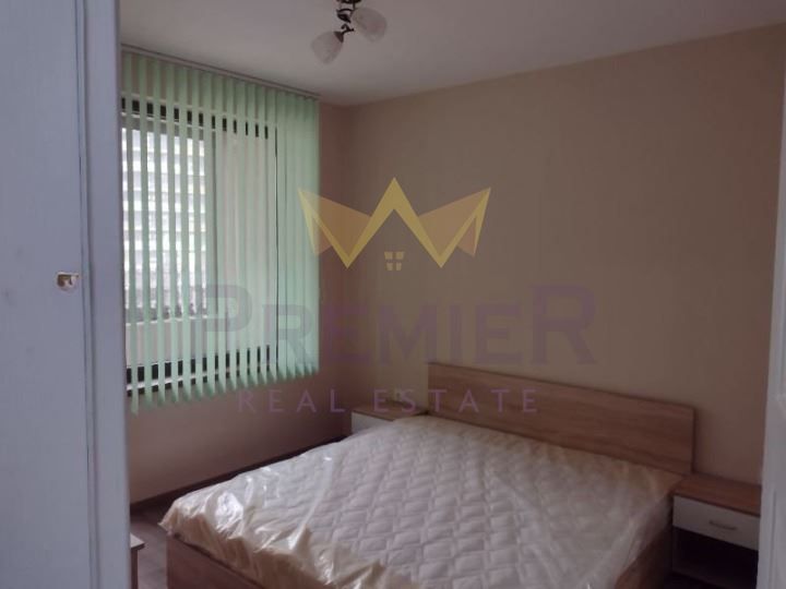 Дава се под наем Тристаен апартамент в Варна, Победа - 86 кв.м за 714 € - Снимка #2