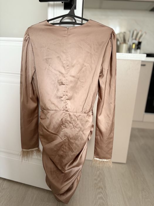 Продам атласовое платье