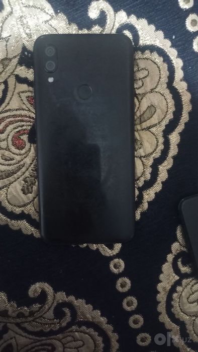 Redmi 7 3/32 gb sotiladi