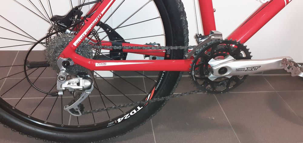 MTB Cube si MTB Scoot Scale 40