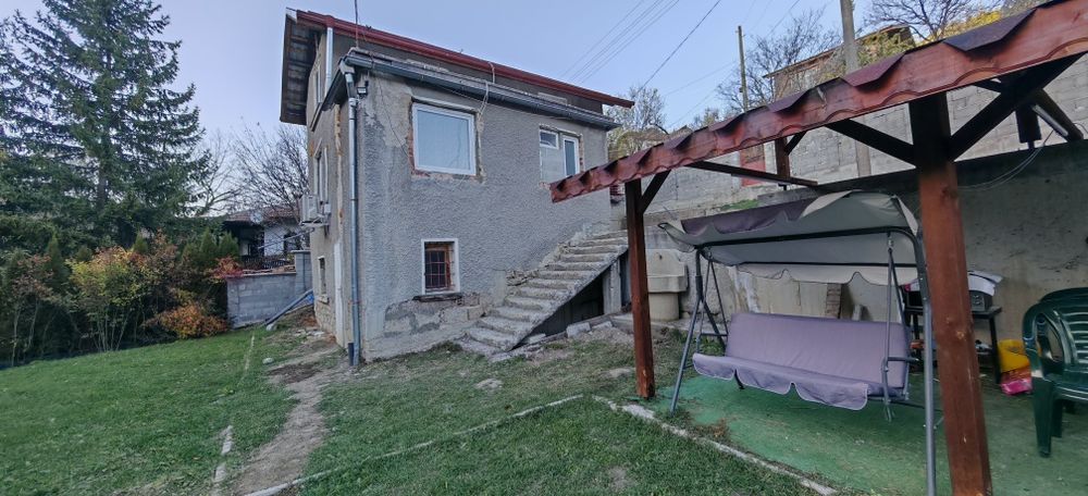 Продавам Къща в Беренде