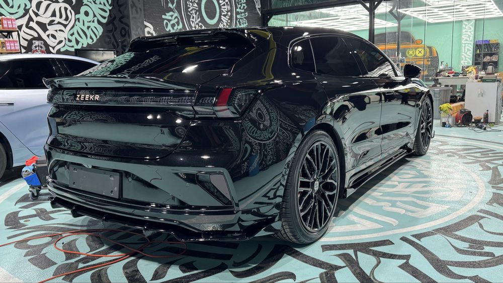 Stealthside - zeekr 001 tuning. Spoiler. Обвесы. Тюнинг. БлэкПиано