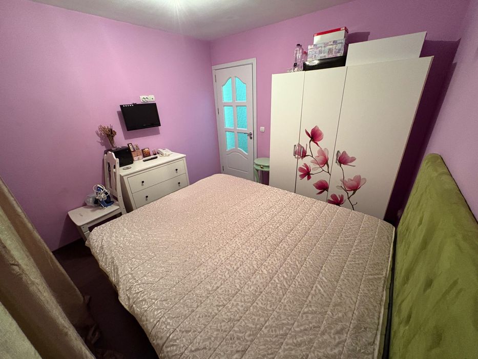 Apartament cu 3 camere in zona Berceni (Straja)
