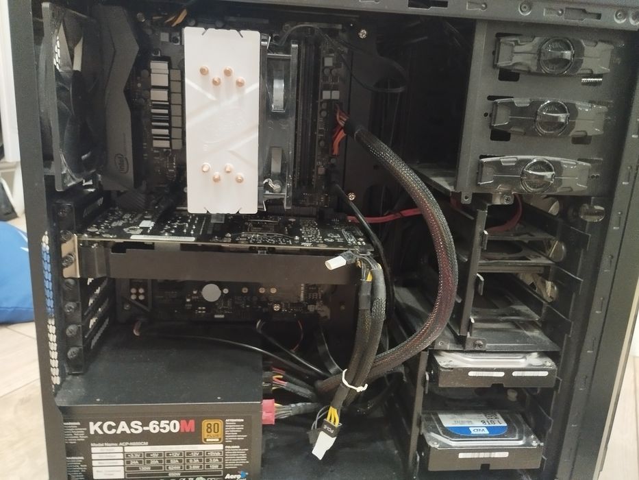 Монитор и компьютер