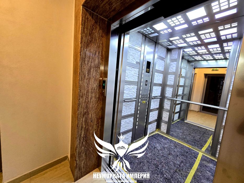 Под наем 43кв.м. 4 етаж помещение, офис студио, салон, ателие в град Асеновград топ център