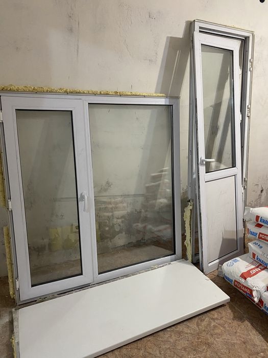 Продам пластиковые окна с дверями