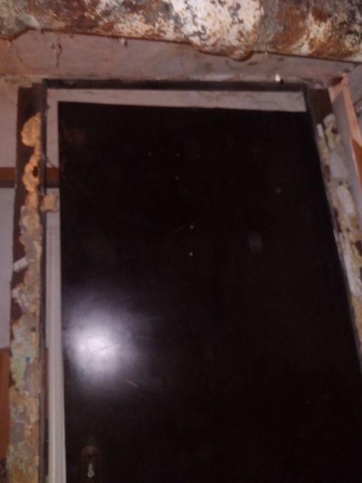 Продам дверь  металлическую   бу