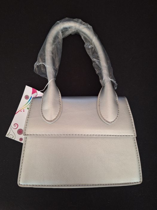 Нова дамска чанта