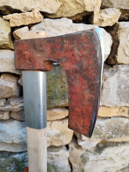 Стари брадви за дърва