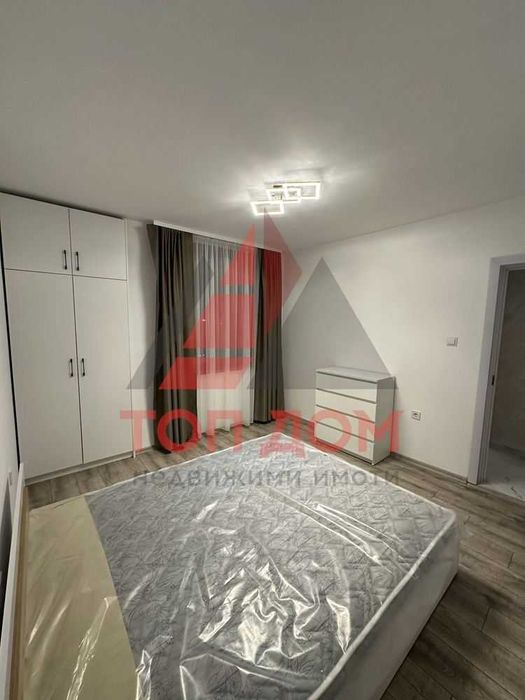 Дава се под наем Четиристаен апартамент в Варна, Възраждане 1 - 130 кв.м за 714 € - Снимка #3