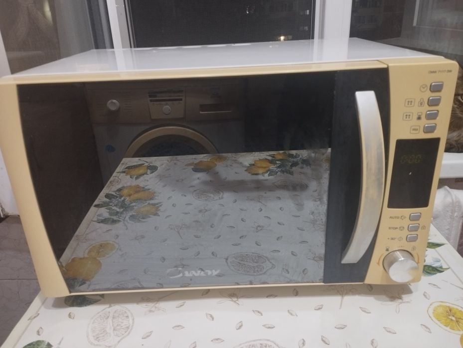 Микроволновка продам