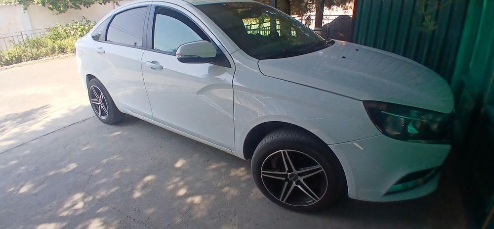 Lada vesta sotiladi