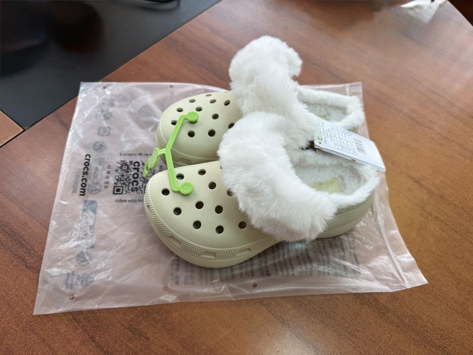 Crocs Classic Platform Fuzz Lined