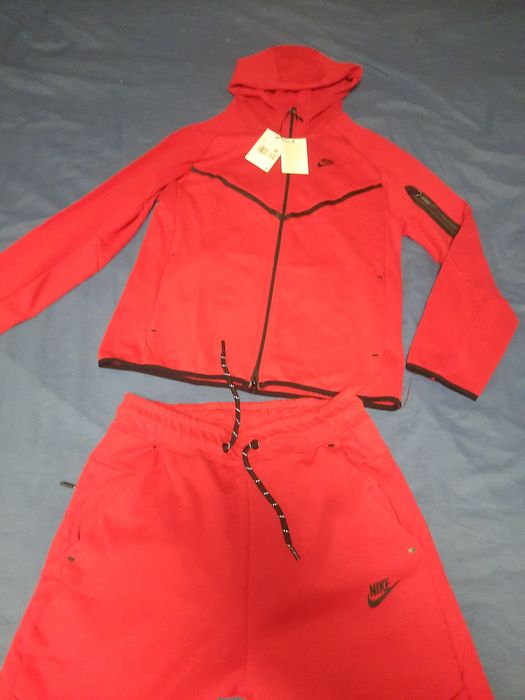 Спортен екип НАЙК ТЕК