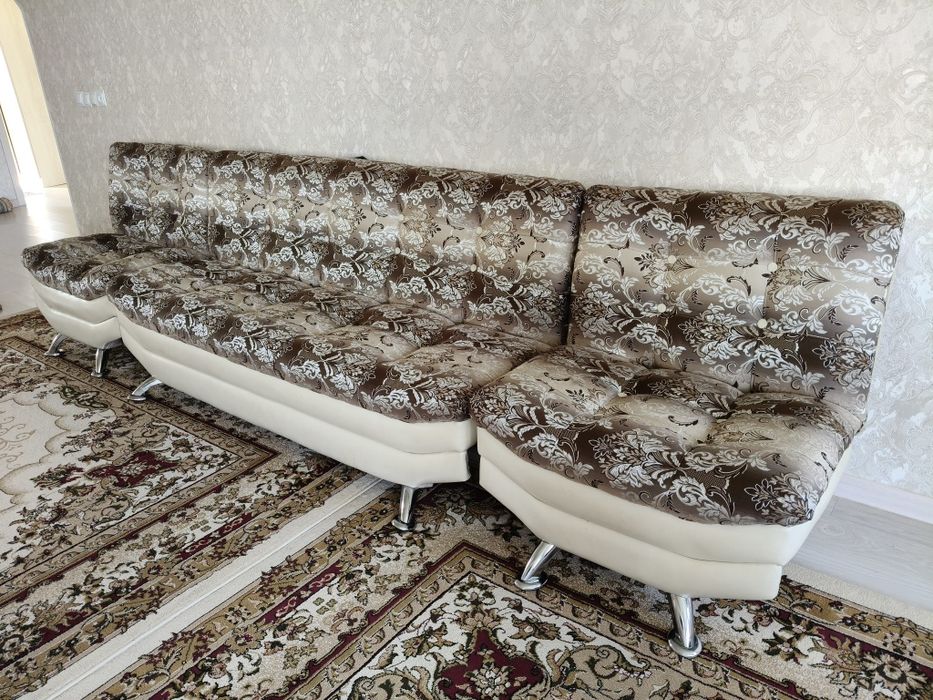 Диван и кресла для гостинной
