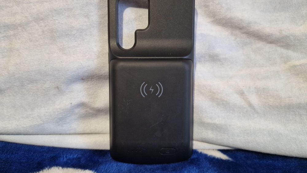 Vând husă Samsung s22 ultra  cu baterie externă