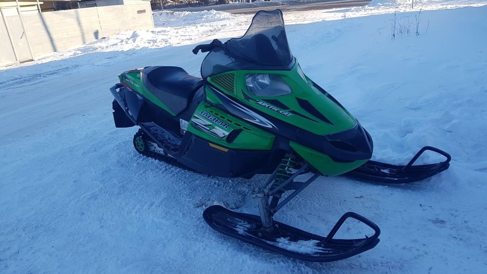 Продам снегоход Arctic cat Z1