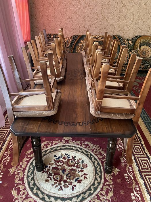 Стол стул сотилади 18 та лик комплект янги хали ишлатилмаган сифатизур