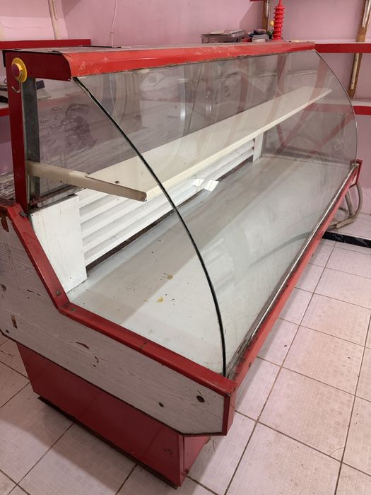 Vitrinali xolodelnik