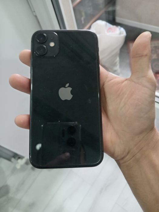 Продам iphone 11 в идеальном состоянии 128 gd, акб 71