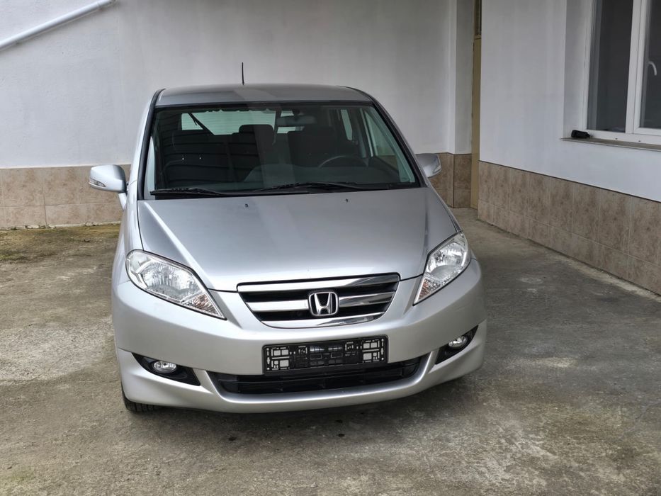 Honda  6 мест fr-v в добро сьстояние