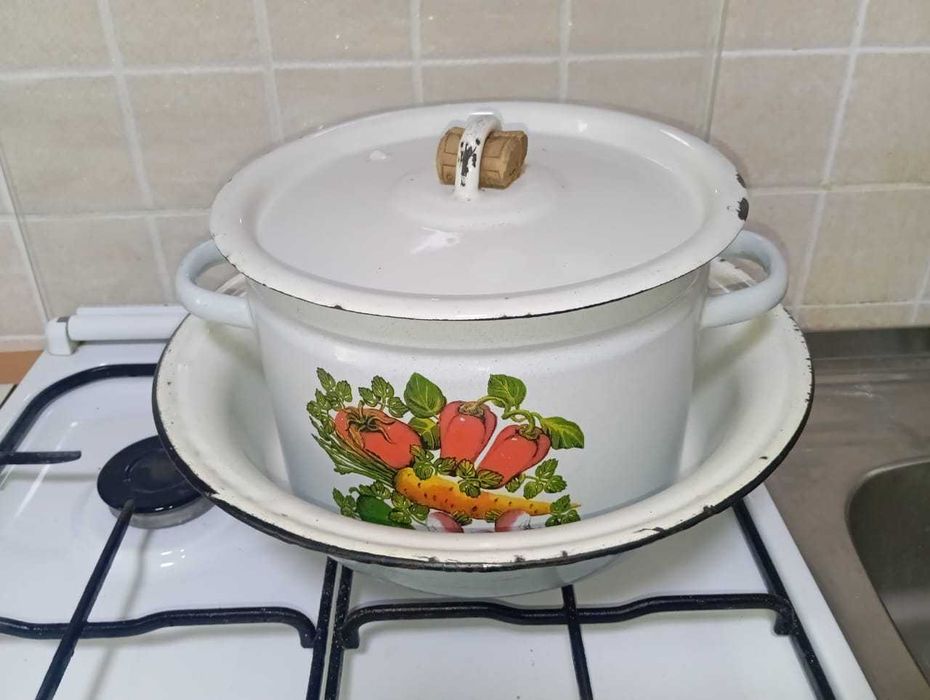 Кастрюля эмалированная