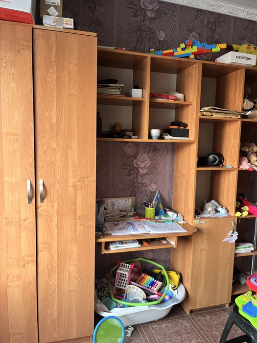 Отдаю мебель (диван, тахта, шкаф)