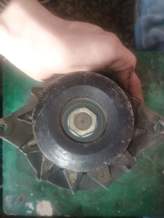 Продам генератор на автомобиль