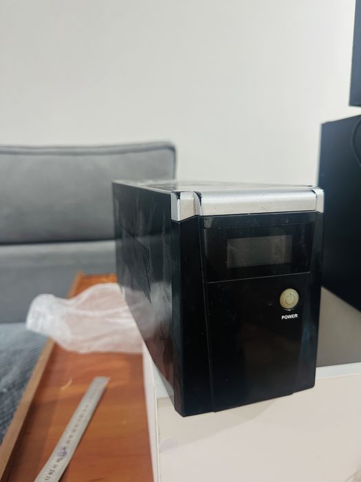 Стабилизатор напряжения для ПК.