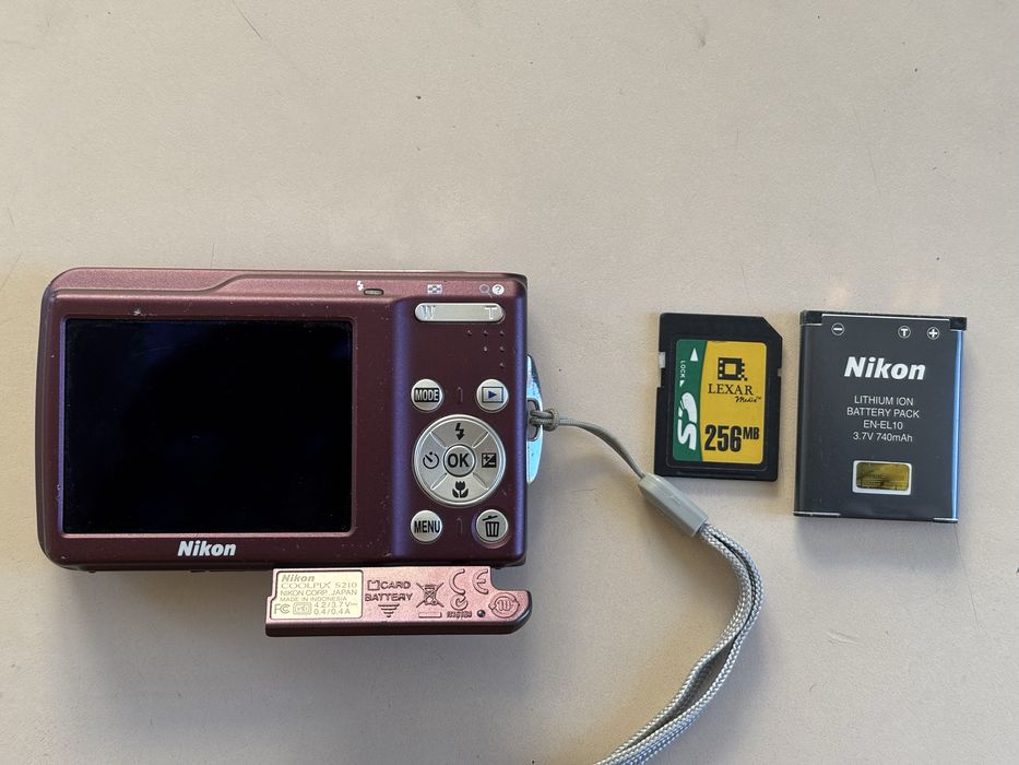 Nikon COOLPIX S210