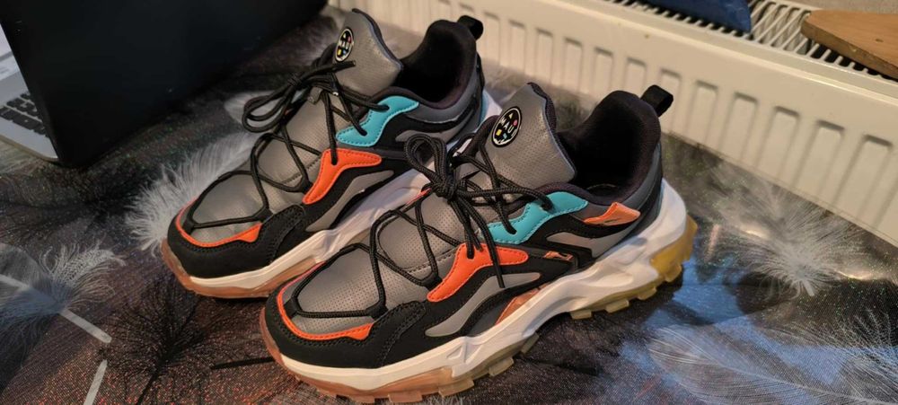 Унисекс маратонки за ежедневие и спорт.