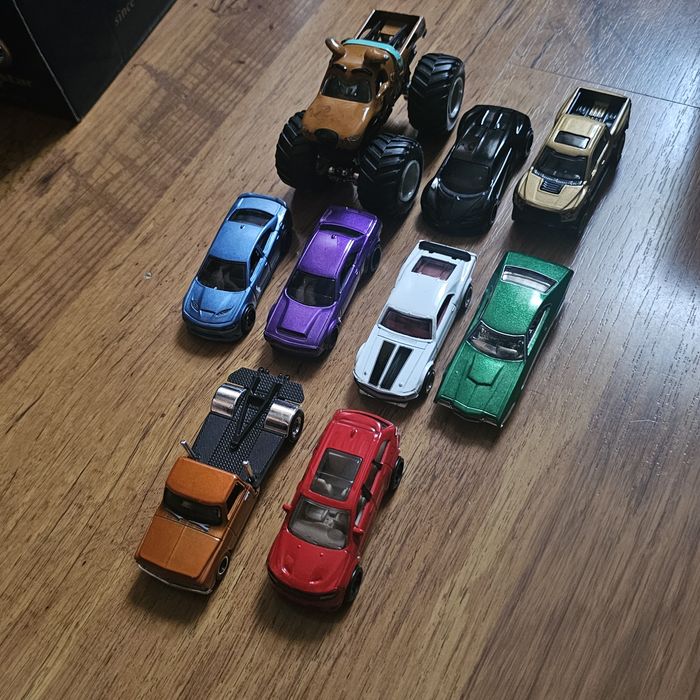 Комплект Hot Wheels Premium колички.