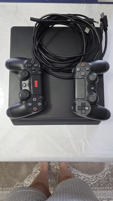 PlayStation 4 PS4 + джойстик
