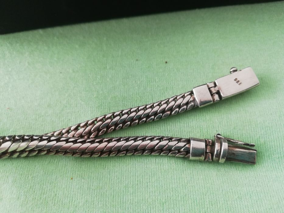 Сребро, гривна и ланец