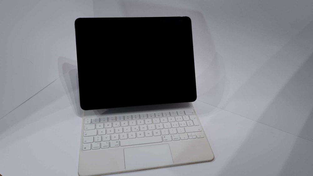 Magic Keyboard за iPad Pro 12.9 – тракпад + подсветка